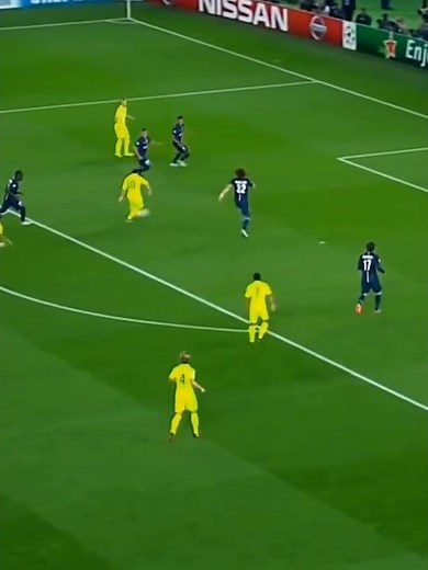 Messi - Xavi - Iniesta Tiki Taka Goals
