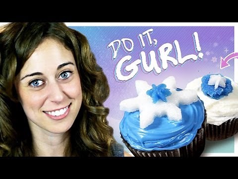 Homemade Snowflake Cupcakes (with DIY Sugar Shapes)! - Do It, Gurl