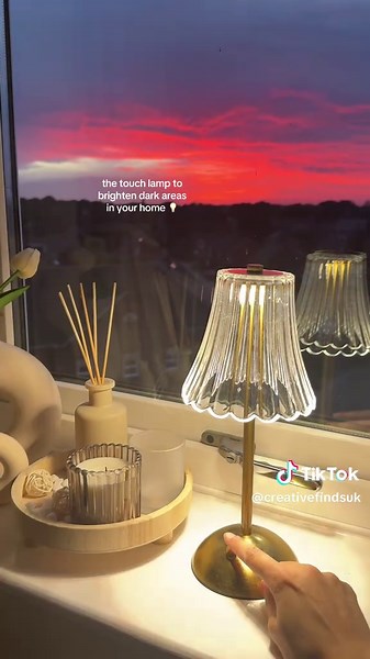 the wireless lamp to brighten dark areas 💡 Modern Crystal Table Lamp with Touch Control with USB Rechargeable Ambient Decorative Night light for Bedroom, Home or Office Dimmable Night Light #tiktokshop #tiktokfinds #tiktokmademebuyit #homehacks #homehacks