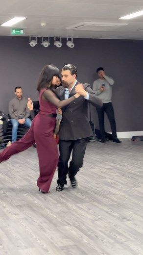 ❤️ Tango is incredibly grounded and dense. However it also offers the elasticity and flexibility to make us fly!🪽 🕊️ EARLY BIRD FOR OUR BEGINNER MARCH COURSES! Half of the spots are already gone! Don’t miss out! 💃🏻🌹 | The Argentine Tango School