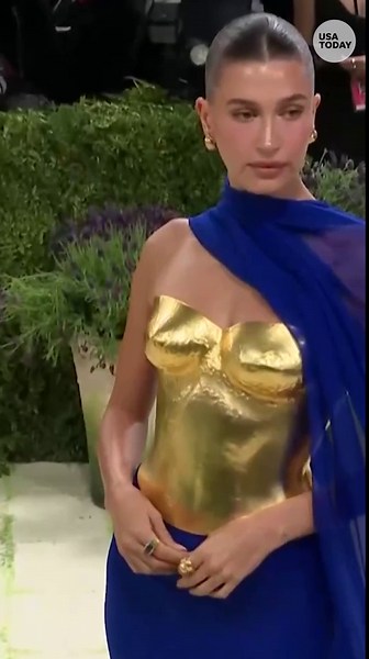 Hailey Bieber on the red carpet of the 2026 Met Gala