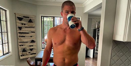 Stephen Amell talks getting into shape and playing a fresh character | Heels
