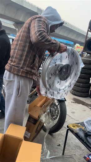 sumitrawat on Instagram: "S alloy wheels installed👍🔥 . . . Saare bhaiyo ne jiski demand kari thi vahi alloys install huve hai♥️🙏🏻. . #bullet #bulletlovers #fyp #modifications #alloywheel #reelsviews #trendingreels"