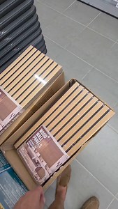 596K views · 8K reactions | Korciły, korciły i trafiły do korytarza  Lamele ścienne z @actionpolska zrobiły swoją robotę w korytarzu. Prosty montaż na klej i po niecałych dwóch godzinach mam je na ścianie  Jak Wam się podoba taki dekor? #actioninspiration #actionpolska #actiondiy #actionfinds #diy #mydiy #lamele #lamelo #inspiracjediy #inspiro #metamorfoza #remont #remontoweinspiracje #mydiyhome | Freakyhomeandgarden | Facebook