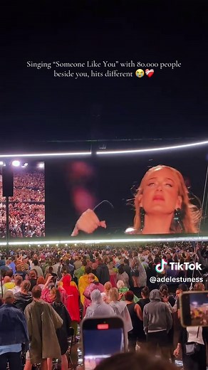 Adele's Emotional Performance of 'Someone Like You' in Munich