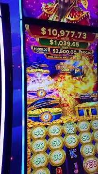 Free Games on Magic Treasure Gold pays BIG! #slots #casino #vegas
