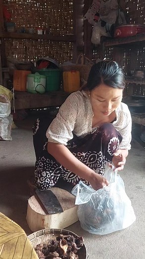 Burmese Comedy: Kitchen Chaos & Drinking Habits