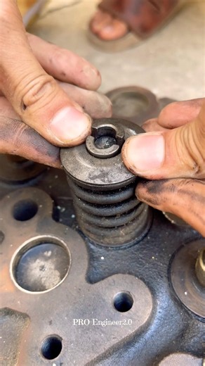 How Used Valves Spring Check TO lock #automobile #cylinder #valve #mechanical #shorts #fyp