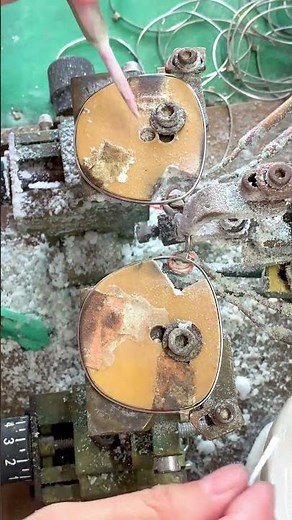 Unveiling the art of glasses frame welding! See how these metal eyeglasses are meticulously repaired