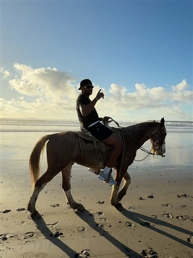 FOREIGN GLIZZY 🚗💨 on Instagram: "This My Definition of being “OUTSIDE” Now 🏇🏝️#ForeignFamilyMillionaires💰 #ForeignFamilyRealEstate #PentHouseGlizzy"