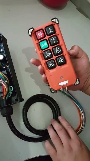 ワイヤレスリモコン 無線制御器 ホイスト/クレーン/チェーンブロック/電動ウインチ用 100m遠隔操作 IP65防水 デュアルトランスミッタ 電圧12V/24V/36V/100-440V選択