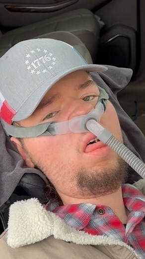 Who you voting for?👀😂🔴🔵⚪️ #America #Comedy #brothers #funny #jokes #disabled #politcs #vote #landslide | Mullet Bros Co