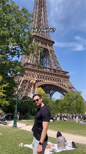 I'm a professional tourist 🥐🇫🇷