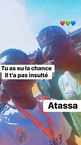 On dirait il est timide hors caméra hein 😅😅🤭 Je suis choquée ! Bére boubé Atassa | Sadia blog