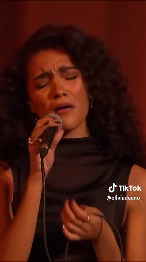 a couple minutes live at the @MOBOAwards 💗💗💗 #livemusic | olivia dean