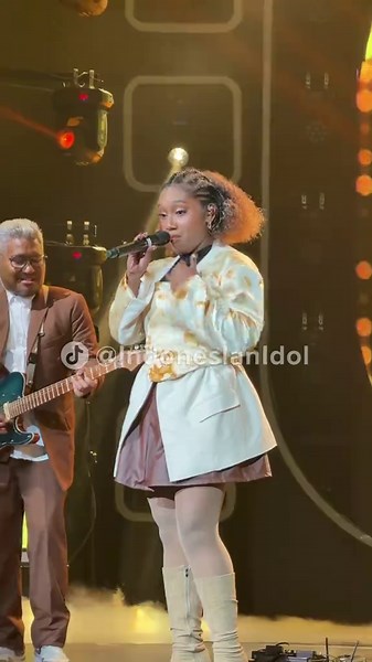 Merinding sebadan-badan lihat penampilan @Niki Becker x Bakuucakar! Best, Niki berhasil dapat 4 Standing Ovations😍👏 #IndonesianIdolXIV #IndonesianIdol #HomeOfTheIdols #NikiBecker —————————————— RCTI hadir di Channel 28!✨ •⁠ ⁠Pengguna STB, aktifkan menu LCN dan scan ulang •⁠ ⁠Pengguna TV Digital lakukan secara otomatis •⁠ ⁠Jika bermasalah, MNC Helpdesk di 08569003900 — Gratis!