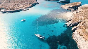 ☀️ Bucear, navegar, hacer rappel, escalar, montar a caballo... Hay algo para todos los que disfrutan de la aventura ¡en Malta! 🙌 ¿Te animas? 💛 @VisitMalta Entérate de todo aquí: http://bit.ly/Vueling_FB_AdventureActivities #LoveForLocal #VisitMalta #MaltaIsMore | Vueling