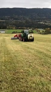 Check out this incredible custom setup using three Blaney Agri aerators – transformed into a next-level regenerative farming solution! 🌱 This forward-thinking project combines aeration, bio-stimulant application, and lime spreading – all in one pass. Efficiency meets sustainability 👏 We’re proud to see Blaney Agri machinery playing a key role in innovation like this! 📸 Big thanks to @hallgeirkvaal for sharing. #BlaneyAgri #FarmSmart #SoilSolutions #SustainableFarming #AgriInnovation #Regenera