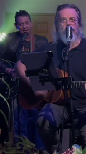 A Horse With No Name (Live) 2/6