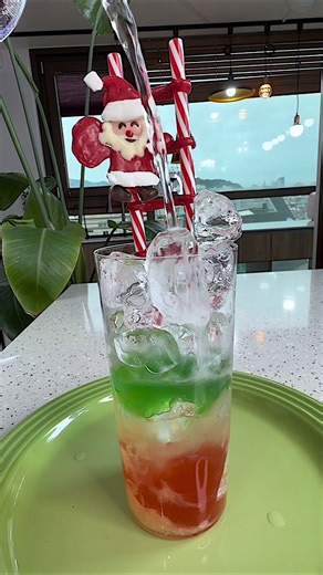 쌍쌍 빨대 사다리 타고 선물 배달하는 산타레몬에이드 😁 메리크리스마스 🌲 #청담언니 #요리하는메이크업아티스트