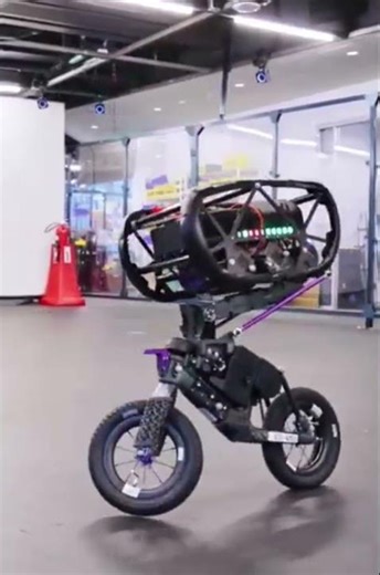 Sideways Driving Robot That Flips Like a Beast 🤯