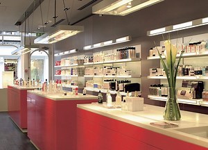 Here's How A Beauty Editor Gets The Smoothest Skin Ever