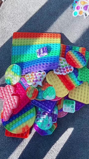 Fidget trading!. #fyp #foryoupage #fidgettoys #viral #fypシ #fypsounds