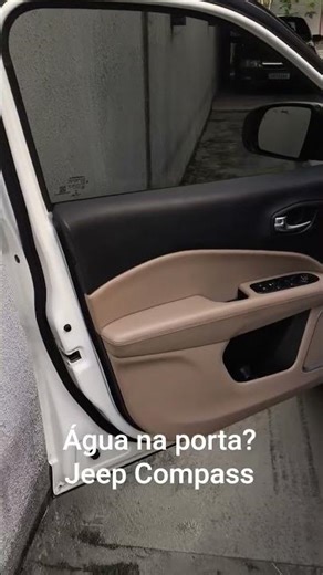 Barulho de água no Jeep Compass? Pode ser o dreno das portas obstruído. Segue localização do dreno.