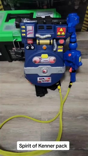 this is a custom kenner proton pack combined with an old spirit halloween 2022 proton pack electronics. #ghostbusters #protonpack #spirithalloweenprotonpack #kennerprotonpack #protonpackmods