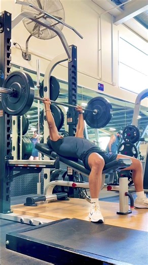 Smart angles = long-term gains 💪 #StrengthTraining #MuscleGrowth #WorkoutShorts#FitnessShorts #gym