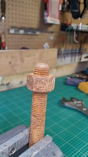 Removing Rusted Nut From Bolt #shorts