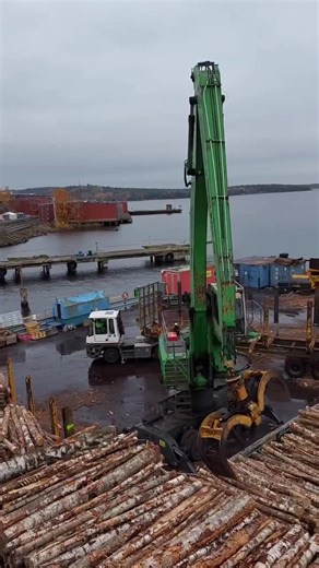 High Performance Equipment - Sennebogen 835 Material Handling | SEA LOVER