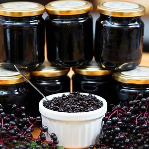 Dulce pentru iarnă 🎄🥂👨‍👩‍👧‍👦⛷️🏂 Dulceață din fructe de soc 💎 Dulceață din soc 🎥 | KiloRețete