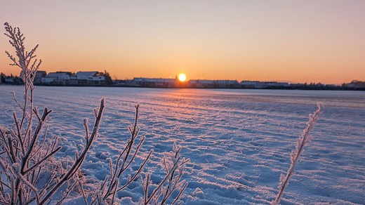 Why do frigid mornings keep getting colder after sunrise? - The Weather Network