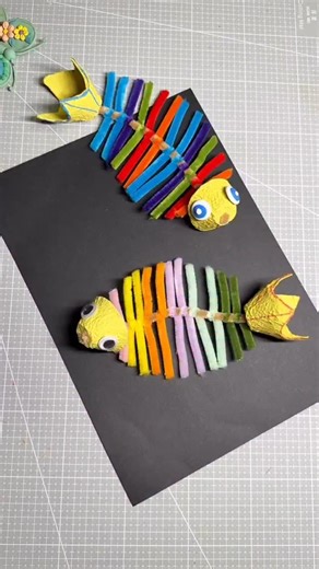 Crafty Little Ones on Instagram: "Easy kids craft: rainbow fish skeleton made with egg carton + pipe cleaners. Step-by-step in Reel. Materials: egg carton, pipe cleaners, glue, scissors. #kidscrafts #recycledcrafts #pipecleanercrafts #classroomideas #oceanart"