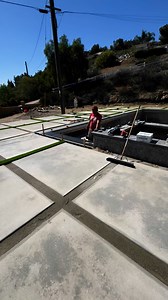 87K views · 701 reactions | Costo mucho dinero hacer piscina moderna | Vinny the twister | Facebook