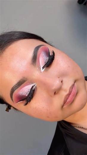 Diana Amador on Instagram: "Makeup and hair by me 💗 Model @𝐏𝐄𝐑𝐋𝐀𝐀𝐂𝐑𝐘𝐒𝐓𝐀𝐋𝐋_ Products used: foundation @ONE SIZE BEAUTY Concealer @onesize @Makeup By Mario Setting powder @KVD Vegan Beauty translucent Blush @Rare Beauty @Juvia’s Place Countour @juvias Highlight Butterfly Effect by Desi 🦋 Setting spray @Morphe Cosmetics @Urban Decay Cosmetics #makeuptutorial #makeupartist #htxmua #houstonmakeupartist #promua #makeupartist #explorepage✨ #mua #makeup #maquillaje #htxmua #htxmakeuparti