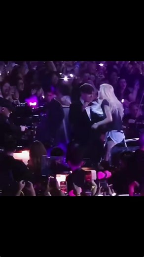 APT Rosie #apt #rose #korea #foryou #lyrics