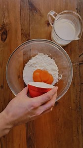 Recettes sans gluten autour du monde – Tarte au citron meringuée ( Édition USA) Envie de quelque chose de sucré et acidulé ? 🍋✨ Plongez dans la gourmandise de notre tarte au citron maison ! Pour la crème au citron : 250 ml de lait 100 g de sucre 50 g de fécule de maïs 5 jaunes d’œuf 30 g de beurre froid en cubes Pour la pâte sablée : 160 g de Mix Pâtisserie 50 g de sucre glace 75 g de beurre 40 g de jaune d’œuf Pour la meringue italienne : 90 g de blanc d’œuf 100 g de sucre blanc 25 g d’eau Pré