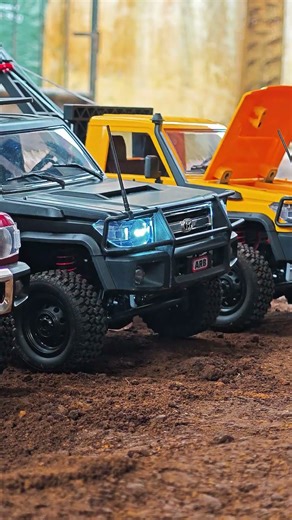 SCALE CONVOY READY! MN82 Land Cruiser Lineup Prepares for EPIC Overland Mission