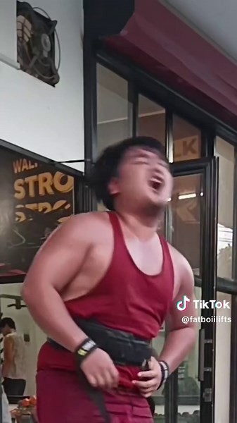 Powerlifting Humor: Clips of Shouting and Lifts