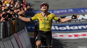 Ritoverwinningen in alle grote rondes: Wout van Aert voegt zich met trilogie bij uniek rennersclubje | Sporza