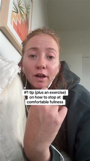 Stopping at comfortable fullness is one of the hardest skills to learn LAST BITE THRESHOLD 1️⃣ start when you get to the place where you’re not hungry anymore 2️⃣ every bite from there you ask yourself “if this is my last bite Will I be mentally and physically satisfied?” - if the answer is no —> eat a bite and grab another bite and repeat the process until the answer is a yes - if the answer is yes —> eat the bite! And that should be when you hit comfortable fullness It takes practice!!#greensc