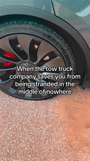 After performing in St. Louis we caught a crazy flat tire. Thank God for the Tow truck guy. Go stream “Blueberry Colored Roses” - DVNIEL LVMVR to help cover the bill please. #music #lifestyle #trending #pop #funny
