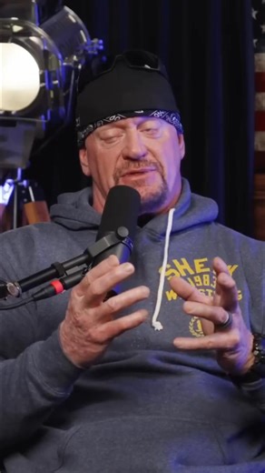 5.9K views · 54 reactions | This video shows a wrestler's near-miss injury. It's a stark reminder of the real dangers involved in wrestling. The sport is thrilling, but never forgets the risks. #WrestlingInjury #WrestlingRisks #WrestlingLife #ProWrestling #WrestlingCommunity | Joe Cronin Show | Facebook