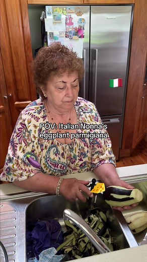 how to make Parmigiana di Melanzane (eggplant parmigiana) like an Italian Nonna 🧀🍆🇮🇹 welcome to Nonna Lina’s kitchen. 84 years old, from Napoli. has been cooking her whole life. she never misses!! i love her so much and want to start sharing more of her recipes so i can have them forever 🤍 #italianfood #nonna #italiancooking #italianrecipe #melanzane