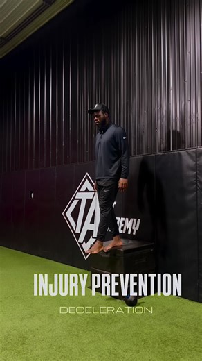 GABRIEL | G on Instagram: "PROPER DECEL| Most injuries happens during deceleration‼️ - -WHAT NOT TO DO❌ 1. Heels landing first 2. Standing straight up 3. Knees collapsing towards midline (inwards) - - WHAT TO DO✅ 1.Drop your hips 2. Land on Balls of your feet first 3. Head, knees, feet in line - --Training how to properly decelerate is not only going to decrease chances of injury but its help with being efficient in and out of cuts. #injuryprevention #deceleration #movement #minnesota"