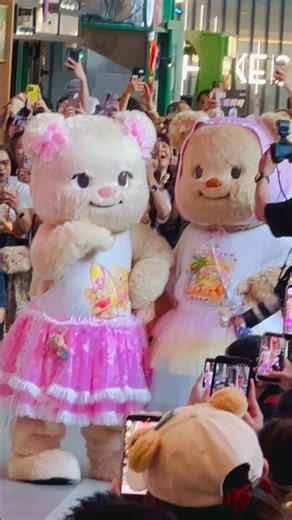 🌟 น้องเนย กับพี่เบียงก้า แจกยิ้มทั้งงานที่ Emsphere