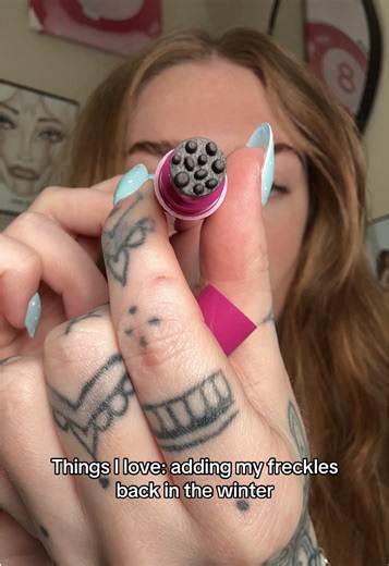 I’ve been looking for a good freckle stamp and I am loving this one!❤️‍🔥 #fauxfreckles #fakefreckles #freckle #frecklepen #redhead @GJBEAUTY