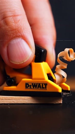 This Small DeWALT Tool Makes Wood PERFECTLY Smooth! 😳🔥 #tools #powertools #woodworking